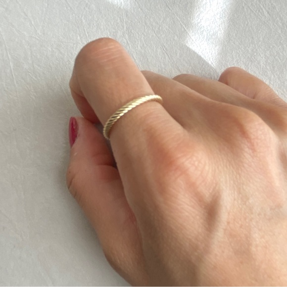 Solid 14k ring - Picture 4 of 4